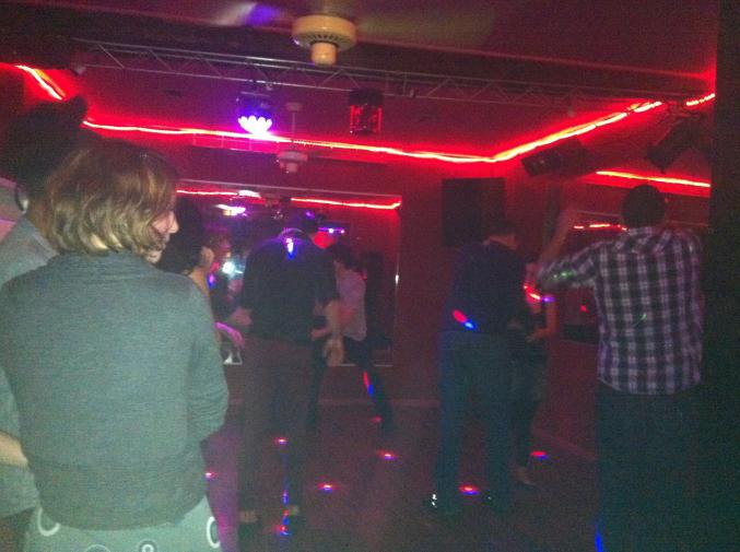 CEDE DROIT AU BAIL DISCOTHEQUE