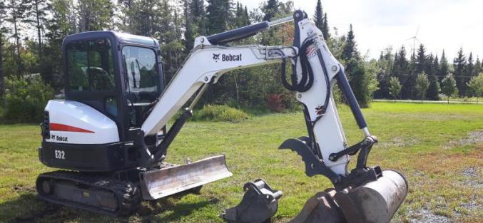 Bobcat E32