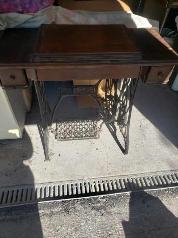 MACHINE A COUDRE SINGER