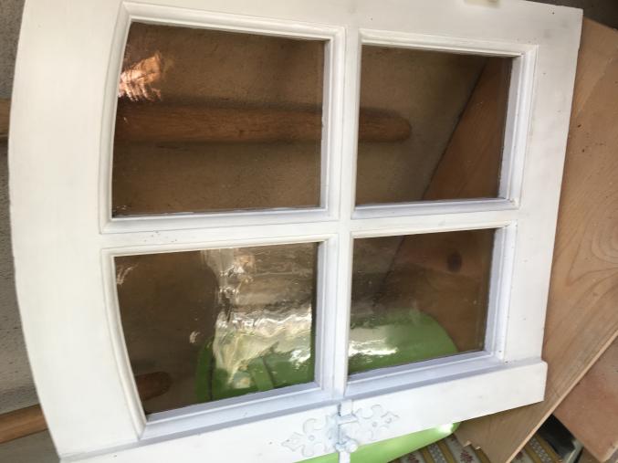 FENETRES A PETITS CARREAUX, SANS ENCADREMENT