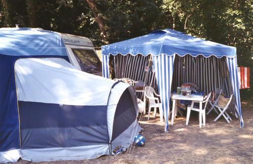 Tres bon etat caravane caravalaire bahia 460