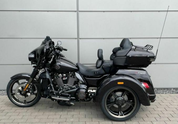 Harley-Davidson Tri Glide FLHTCUTGSE Trike