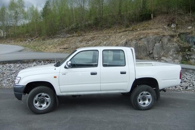 Toyota HiLux 2,4 D4D 4X4
