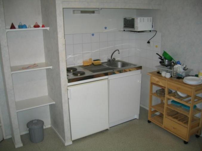 Tours loue studio meublé bon état