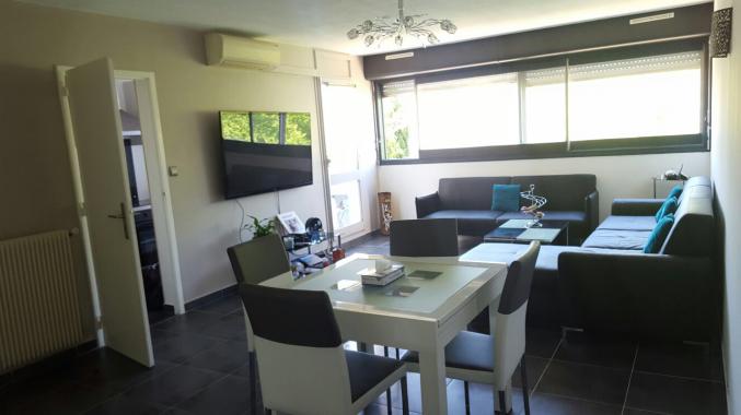 Appartement moderne avec terrasse 