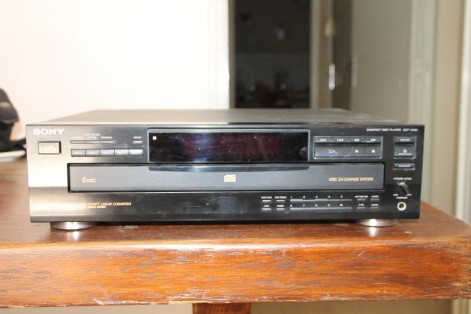 Compact Disc Player SONY CDP-C335 5 disques