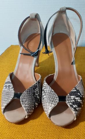 Escarpins tout cuir, marque EMMA GO, état neuf