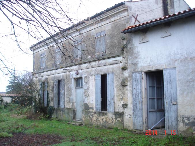 Ferme charentaise à renover