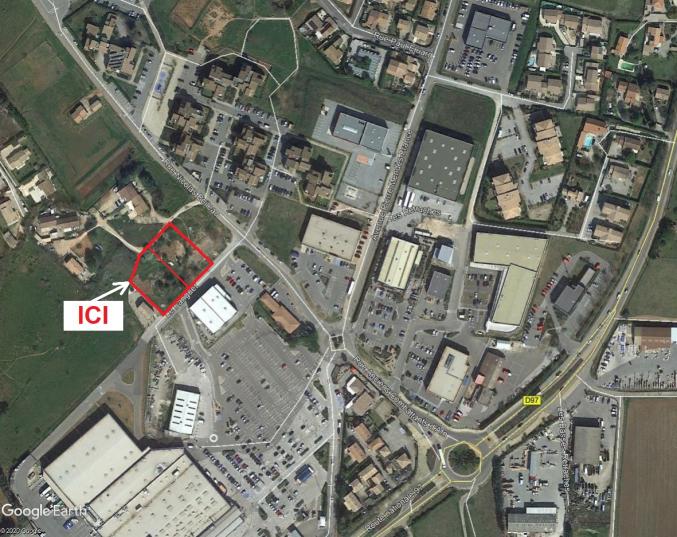 Terrain à destination commerciale