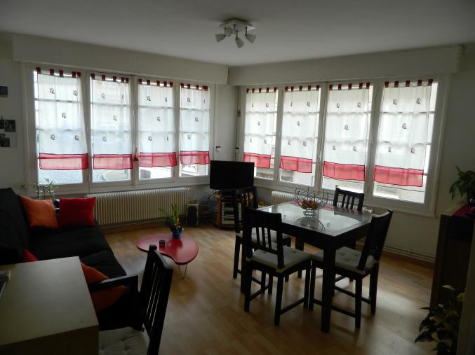 Appartement 3 pièces en centre ville- 59m2, séjour lumineux