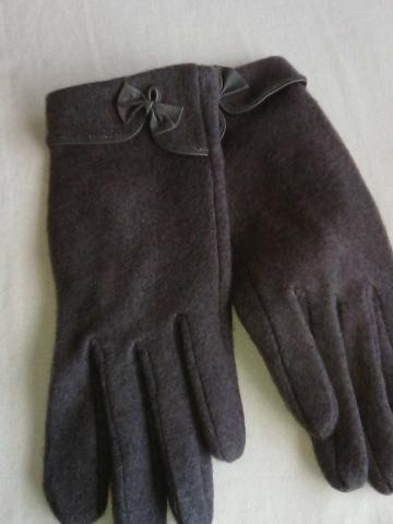 Jolie paire de gants neuve.
