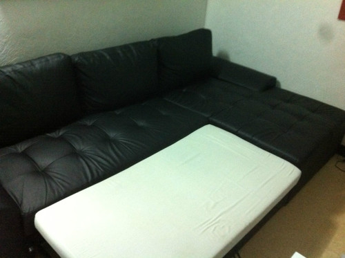 Tres beau canapé d'angle en simili cuir