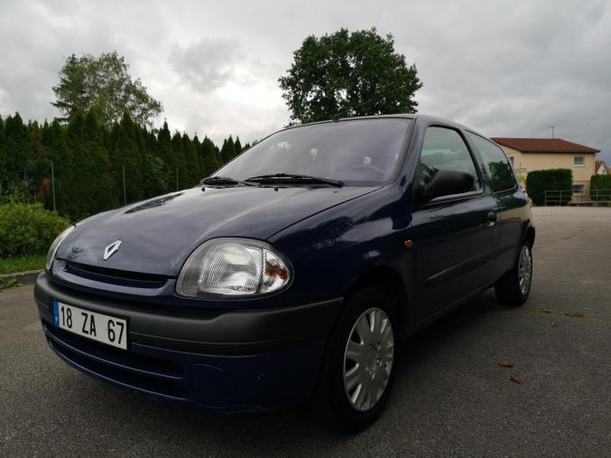 RENAULT CLIO II "49500km" très propre 1er main