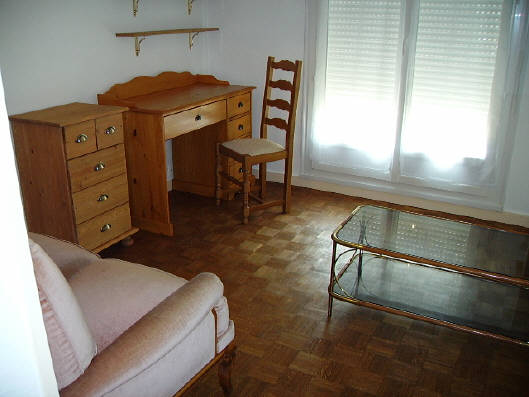 Le Mans. Studio équipé.