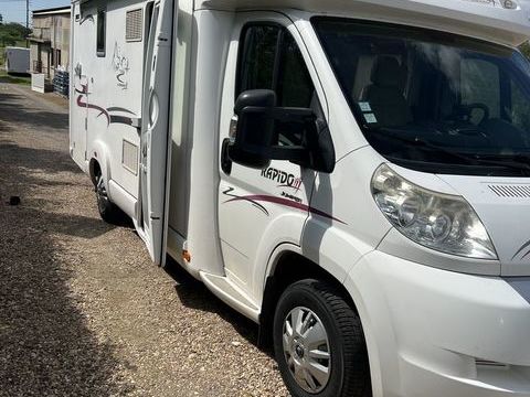 Camping car rapido 7083