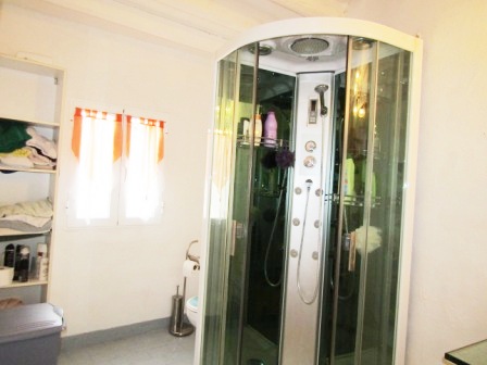 Maison traditionnelle de ville à 4 km des plages . Entièrement restaurée 