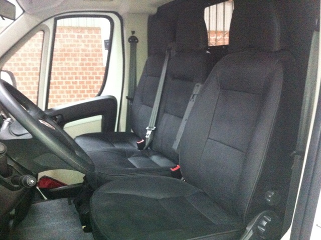 Camion chevaux FIAT DUCATO 148 CV EN STALLE