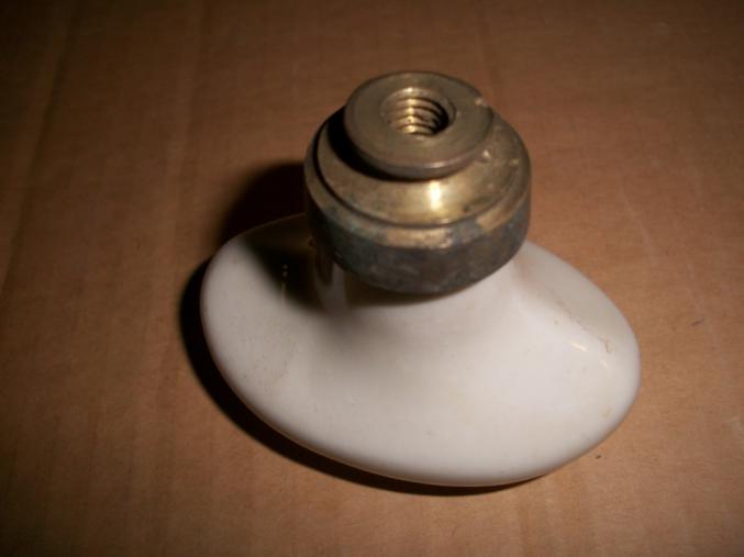 Embout de poignee de porte ou pour reglage fumee