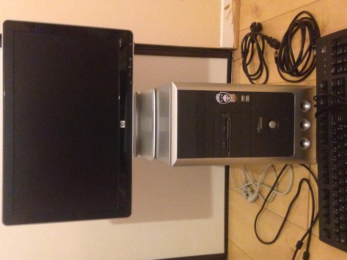 PC fixe Fujitsu siemens avec clavier+écran