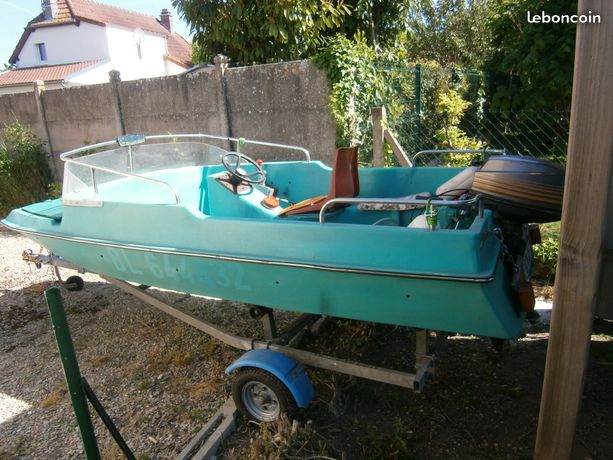 Bateau de marque Jeanneau