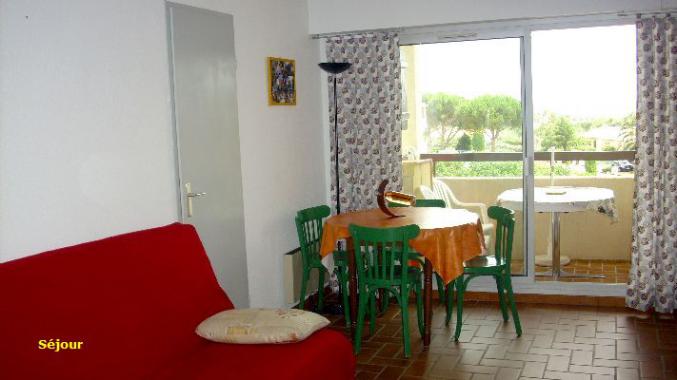 F3 34m2 6 couchages Parking Piscine Les Issambres 83380 VAR