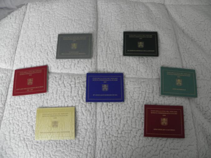 ENSEMBLE DE 7 PIECES COMMEMORATIVES DU VATICAN
