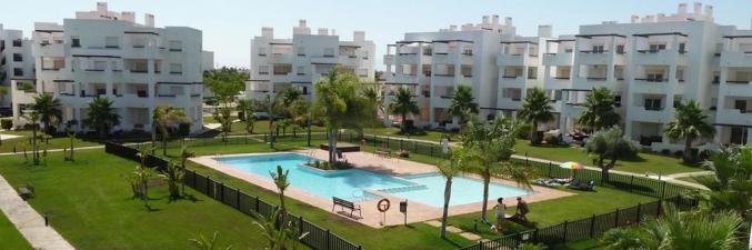TRES BEL APPARTEMENT DANS DOMAINE DE GOLF