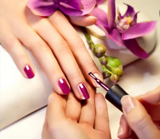 Manicure à domicile