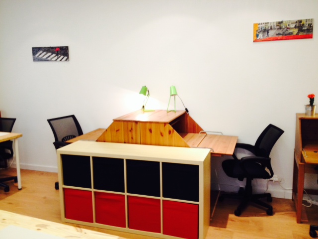 Bureau coworking calme/Ecusson