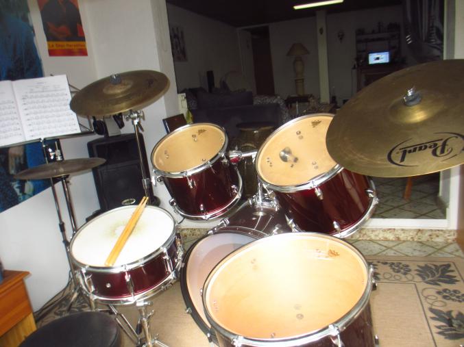 INSTRUMENT DE MUSIQUE