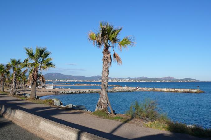 LOCATION DEUX PIECES FRONT MER