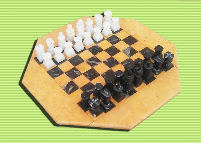 Échiquier en marbré fossilisé