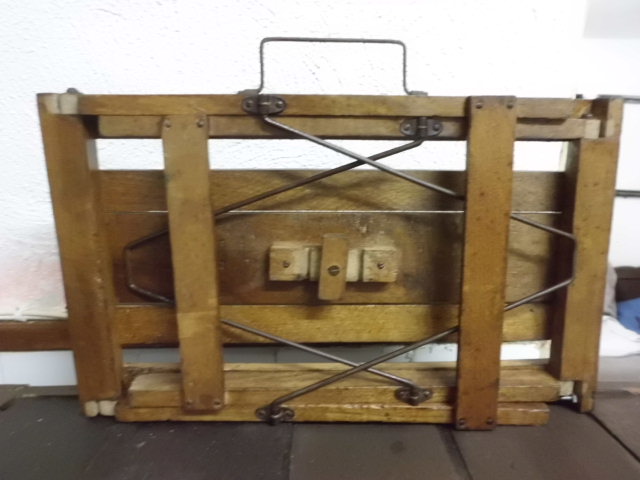 Ancien tabouret pliable