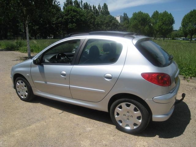 Peugeot 206  en bon état
