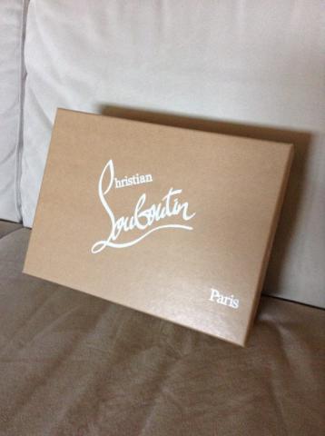 Chaussure louboutin neuves