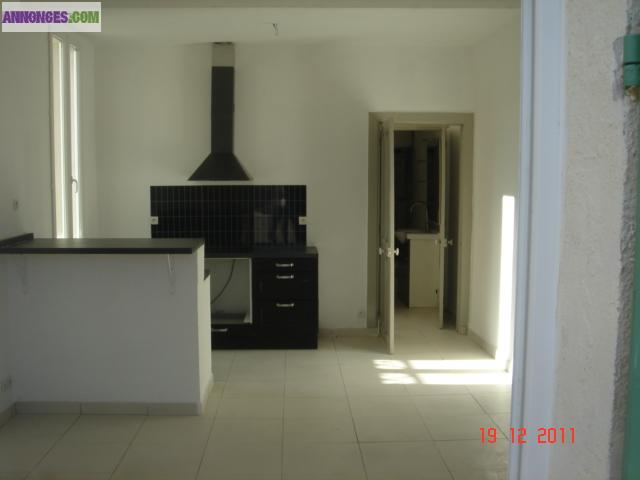 AVIGNON  dans villa P2 40M2 +TERRASSE/JARDINET 550 EUROS