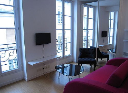 Très beau studio à louer dans petit immeuble