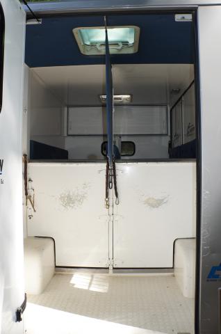 Camion VL Chevaux RENAULT MASTER 120 cv