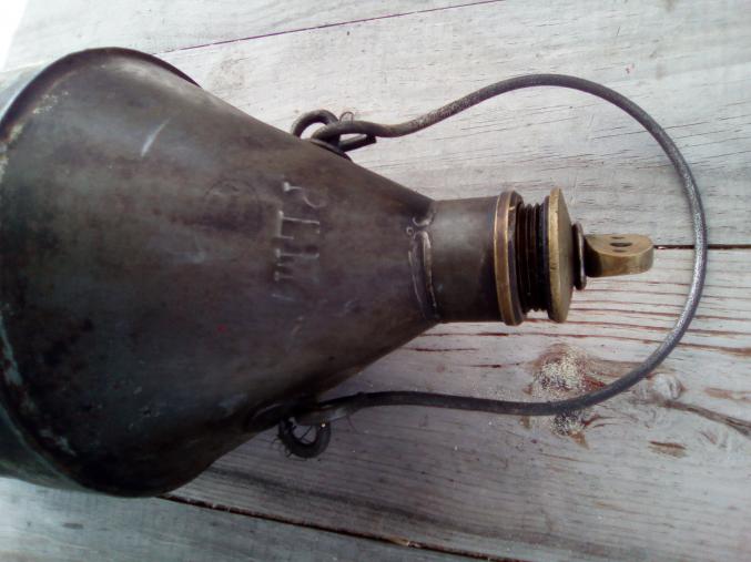 PLM ancien bidon à huile