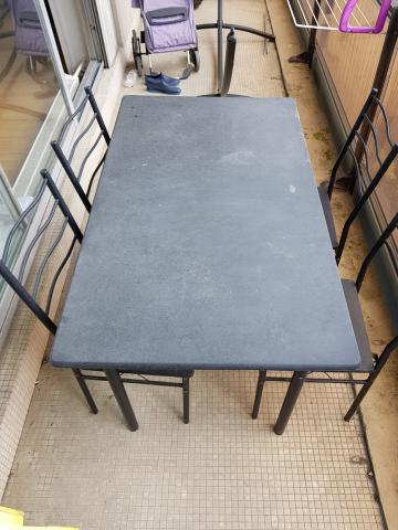 Ensemble table à manger + 4 chaises