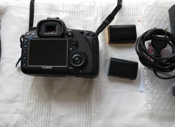   Canon 5D Mark III parfait état 