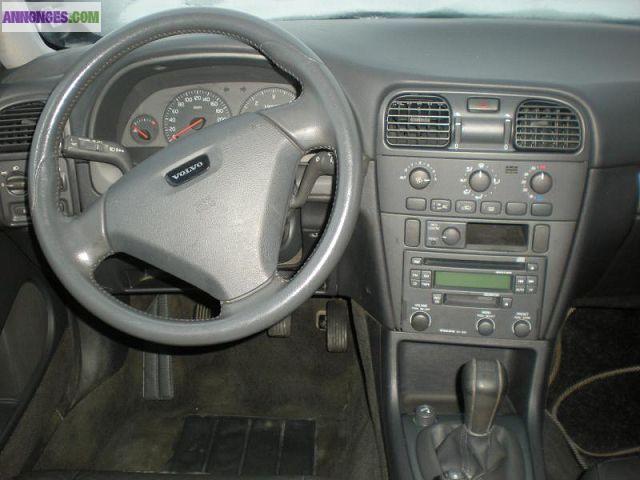 VOLVO V40 (2) 1.9 D 115 TITANIUM