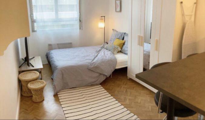 Joli studio meublé à Paris 