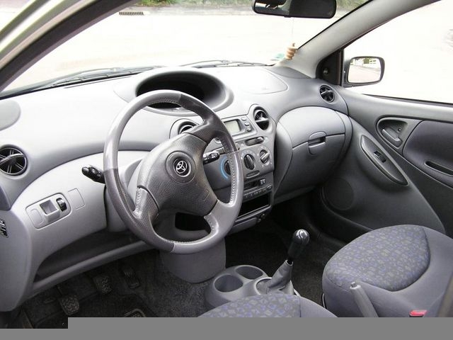 Toyota Yaris 75 d-4d linea terra