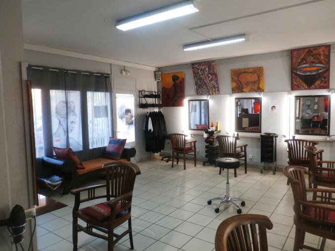 SALON DE COIFFURE