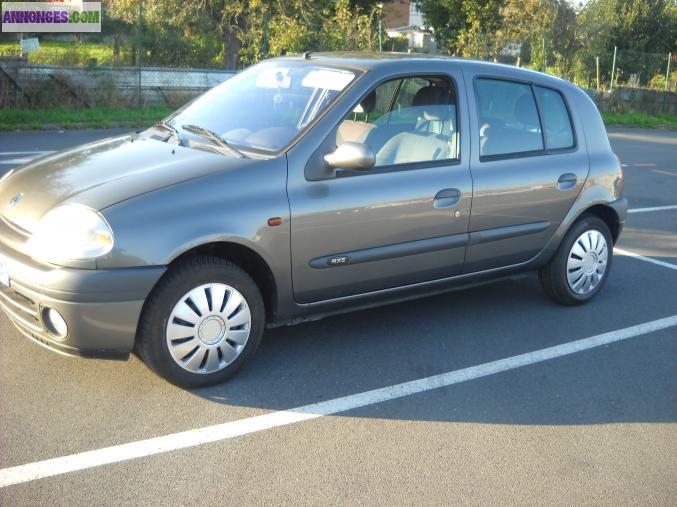 Clio 2 tres bon etat