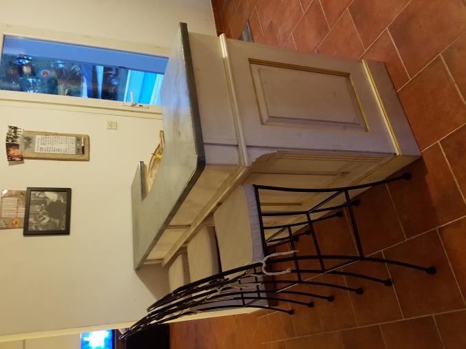 VEND COMPTOIR CUISINE + 3 CHAISES COMPTOIR