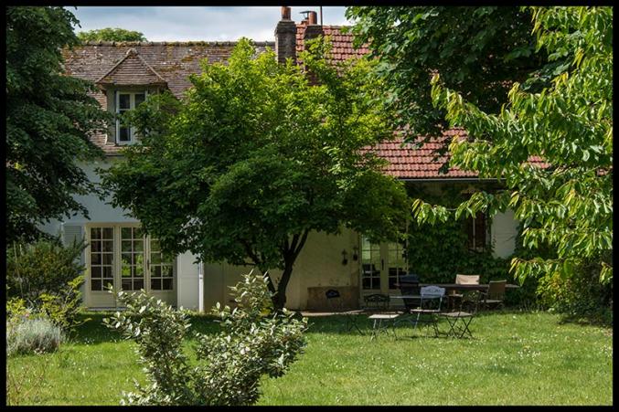Maison avec court de tennis sur grand terrain divisible