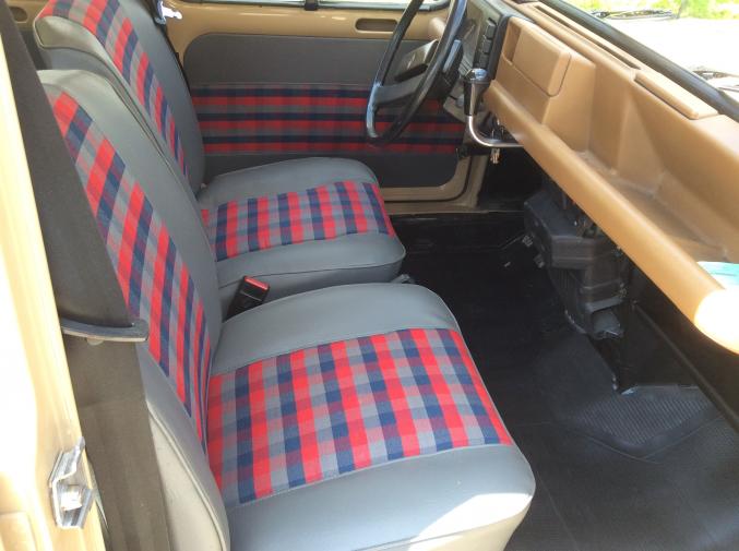 MAGNIFIQUE 4 L RENAULT DE 1986 RESTAUREE