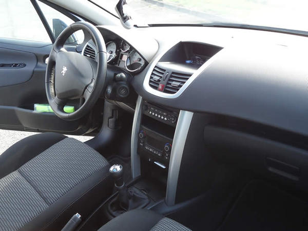 207 PEUGEOT 207 SW HDI 90CH PREMIUM 180ch